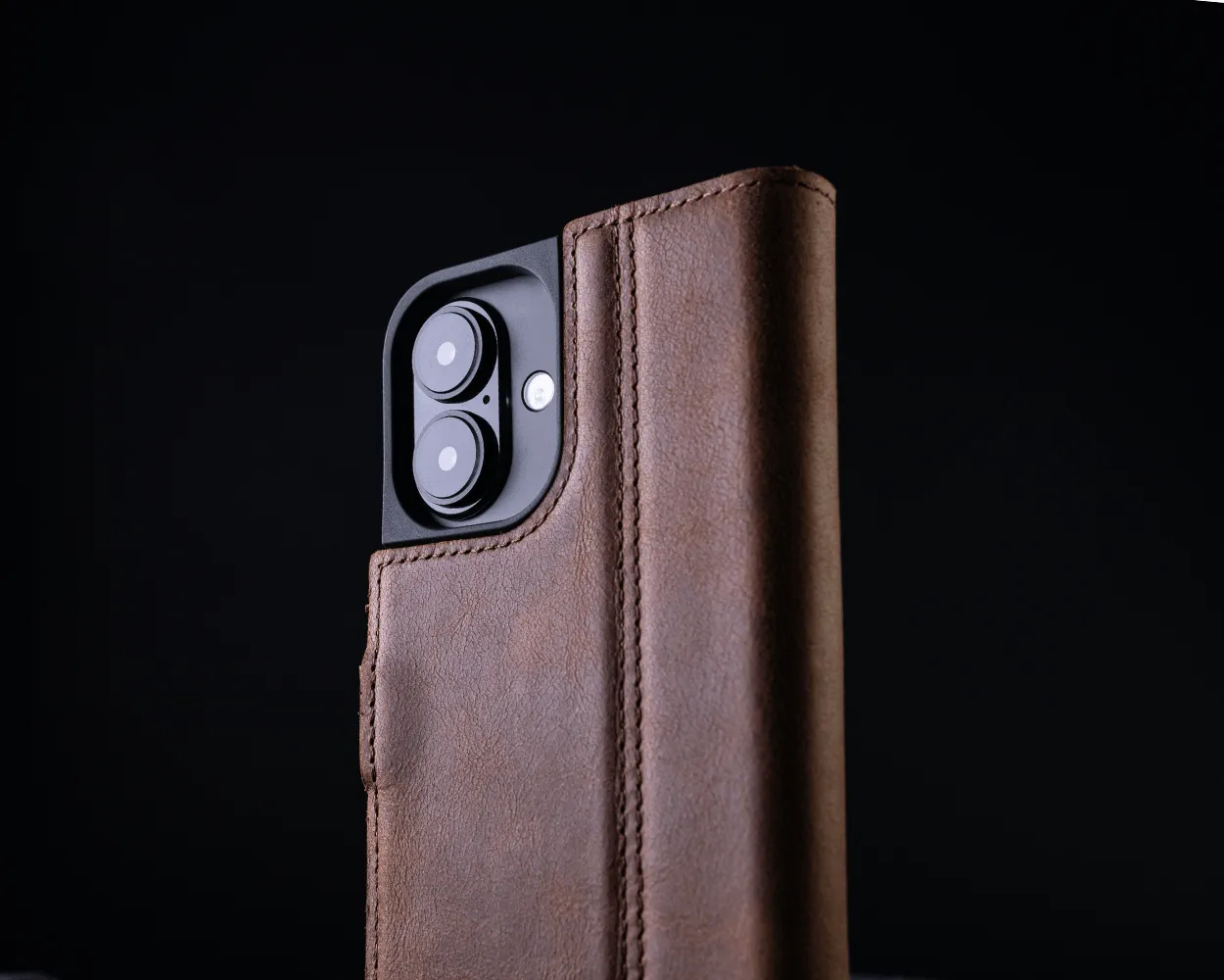 Apple iPhone 16 Plus - Vintage Leather Wallet