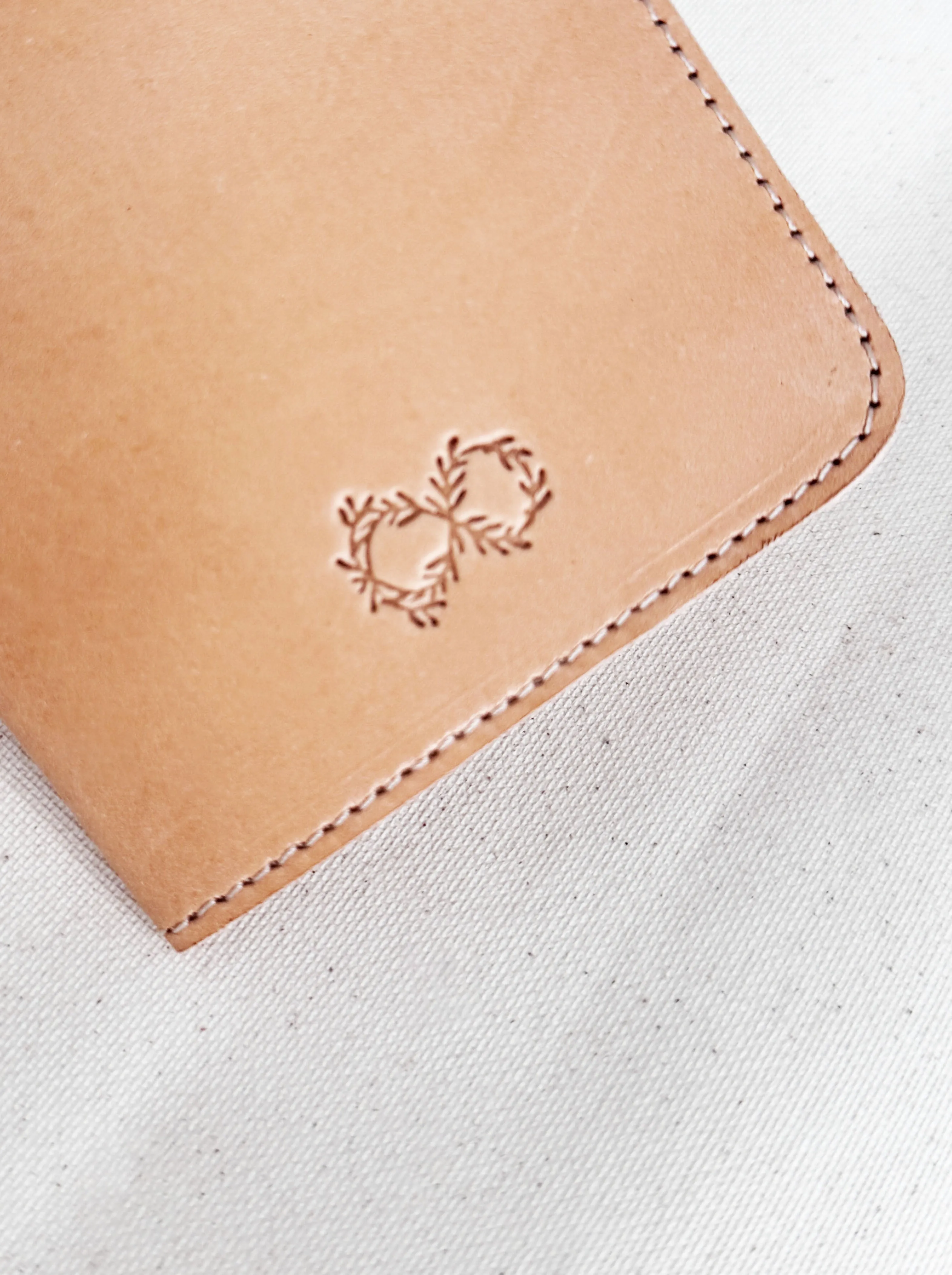 LEATHER PASSPORT CASE ~ NATURAL