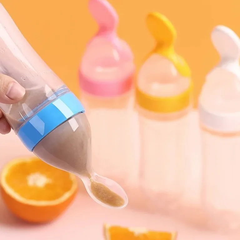 Silicone Squeeze Feeder with Spoon