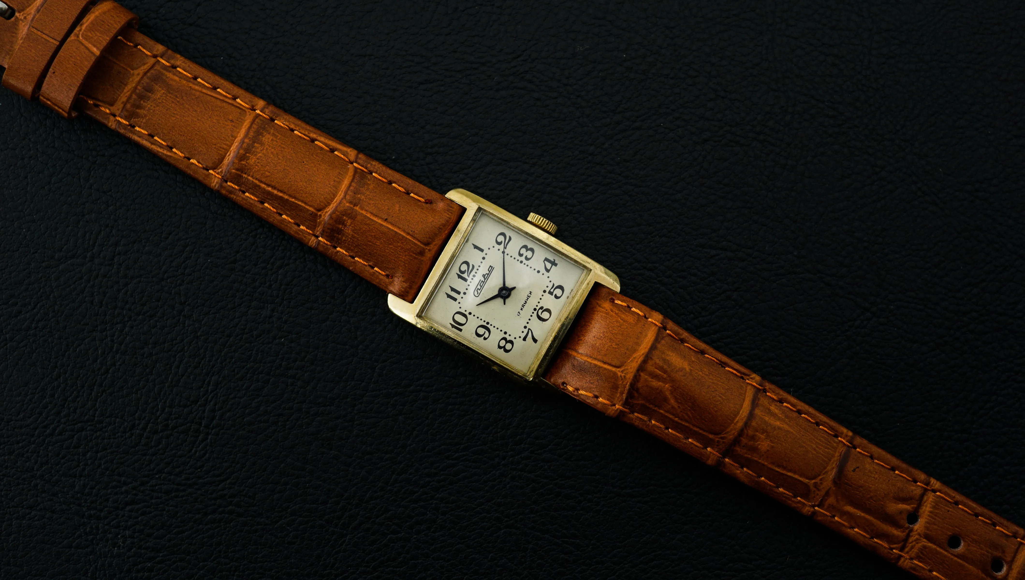 Vintage beautiful ladies mechanical watch Slava 1601